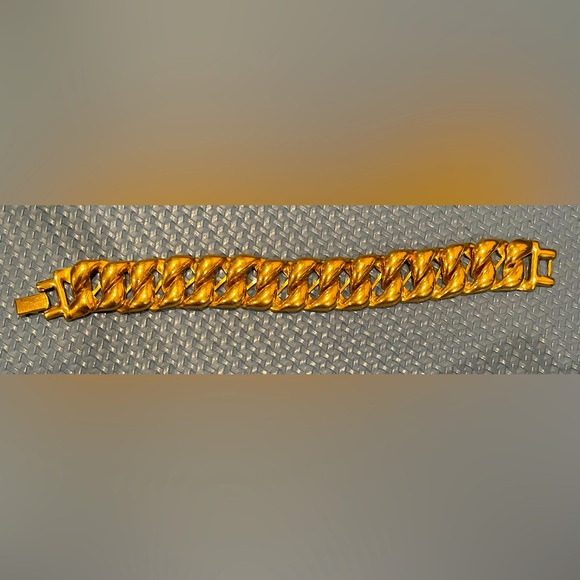 Trifari Jewelry - ✨ Vintage Trifari Link Bracelet ✨